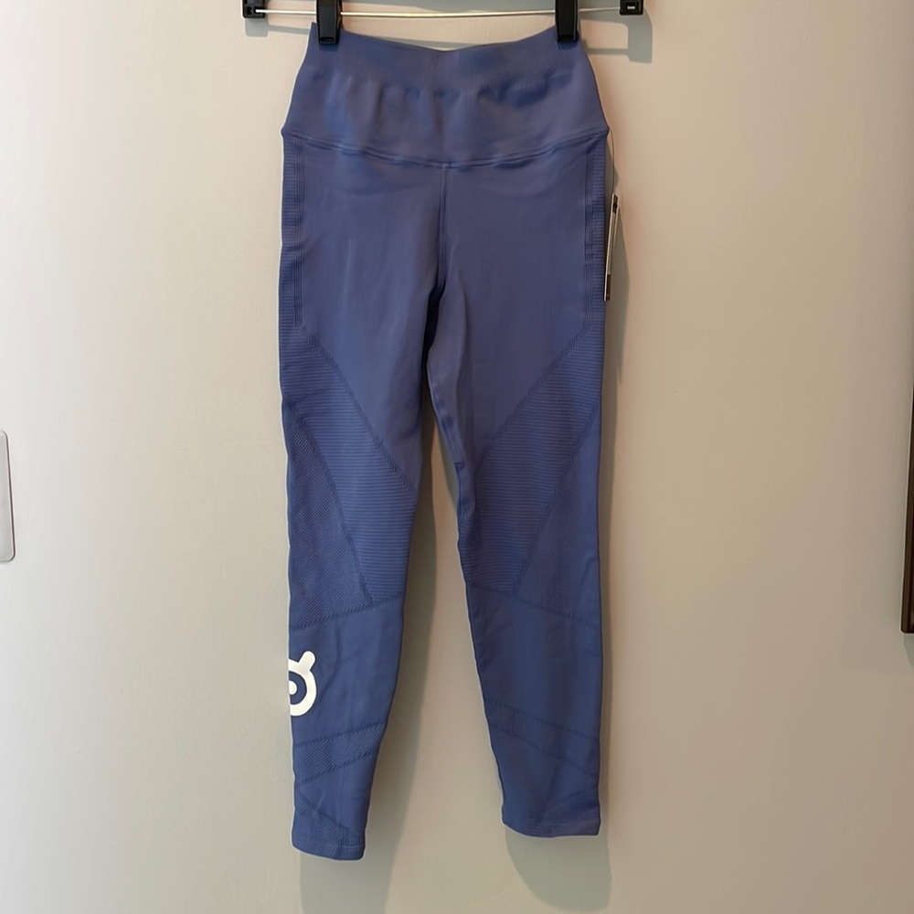 Peloton leggings size small
